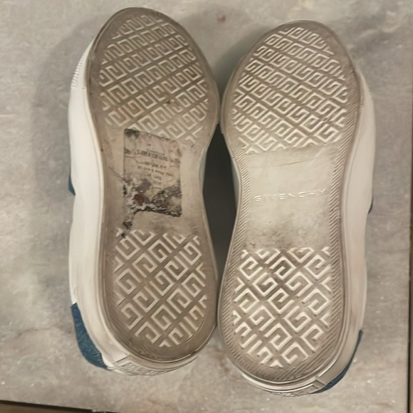 Givenchy 4G Motif Slip On Sneakers - Picture 11 of 12